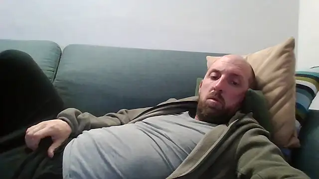 luca beech88 online show from April 10, 7:10 pm