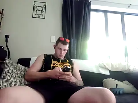 2hard2tame online show from November 4, 5:08 am