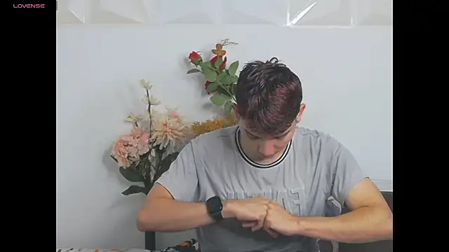 Oliver paris online show from December 1, 9:29 pm