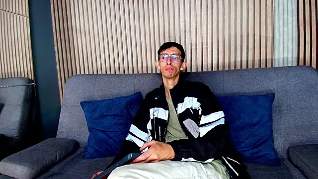 ZyroNight online show from December 2, 11:43 pm