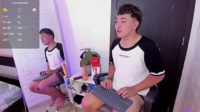 Sweet Dust online show from November 21, 7:13 pm