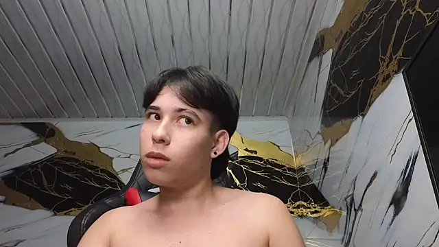 Suarezz10  online show from November 26, 11:02 am