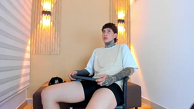 DANTE ARMSTRONG online show from November 21, 4:22 am