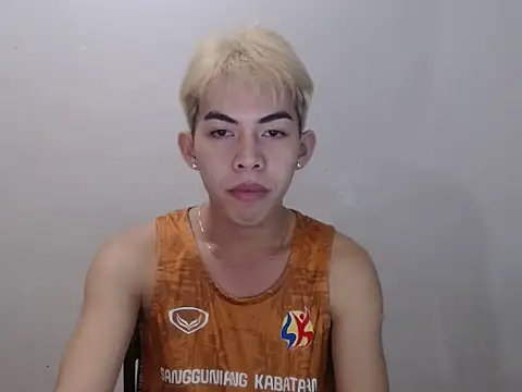 Urhotsilverboy online show from May 29, 3:44 pm