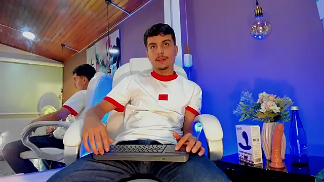 NicolasRey1 online show from November 25, 4:14 am