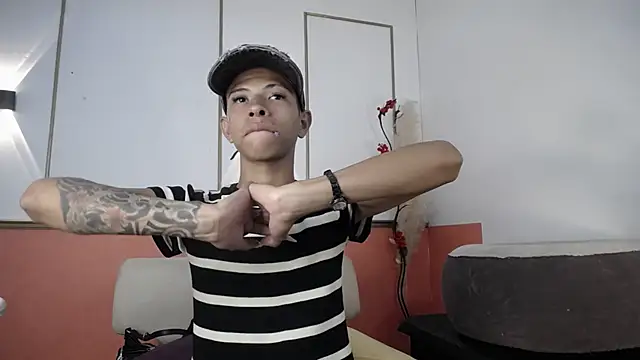 Tessachains 2  online show from November 19, 11:26 pm