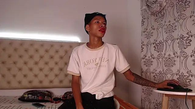 Tessachains 2  online show from February 11, 1:21 am