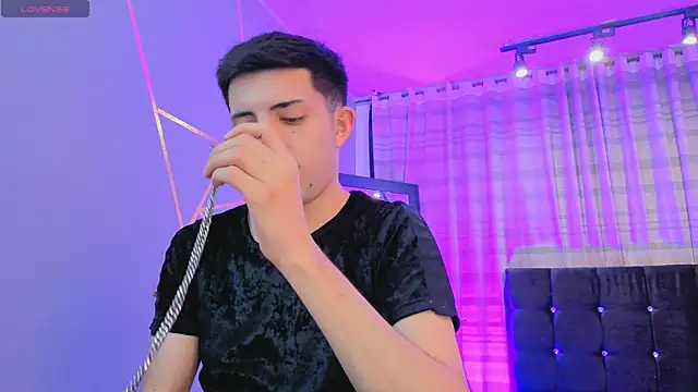 Un Sluttyy online show from December 17, 11:50 am