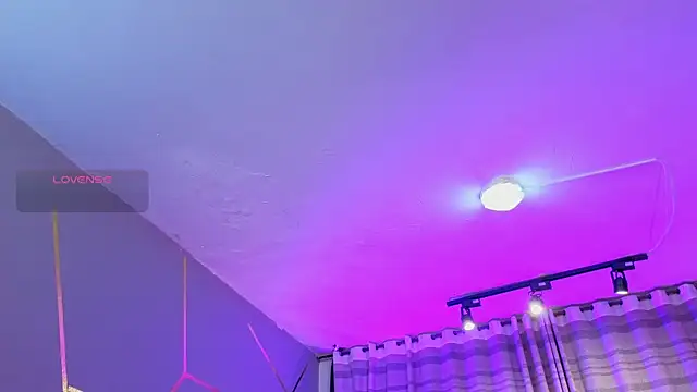 Un Sluttyy online show from November 24, 11:44 am