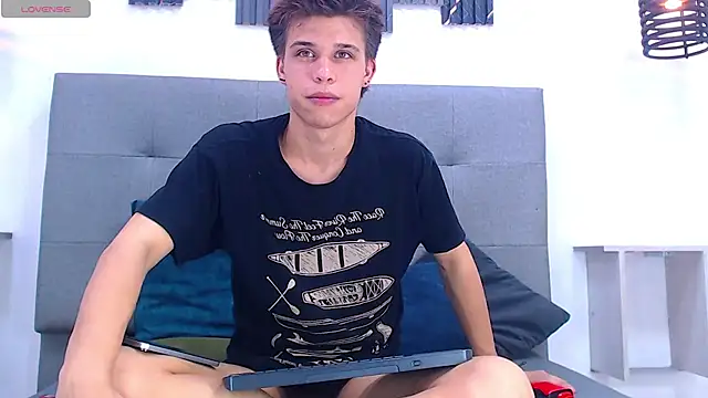 Liam York  online show from March 28, 9:15 pm