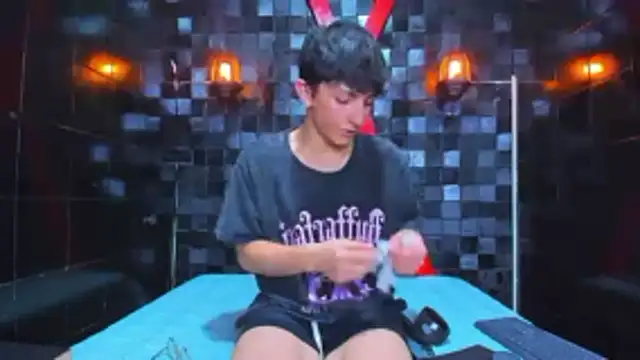 ElanGiraldo online show from March 30, 11:17 pm