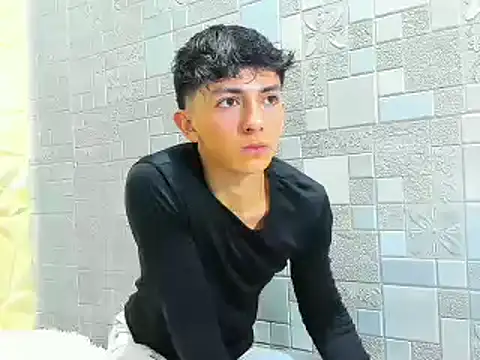 ElanGiraldo online show from November 11, 10:26 pm