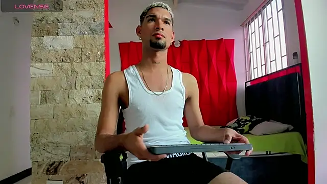 Carlitos sexy online show from November 21, 8:41 pm