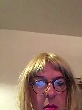 simone xdressing online show from January 5, 12:42 am