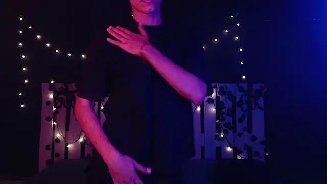 DUVAN MONTES online show from November 21, 4:06 pm