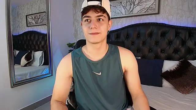 MaxxiCruzz online show from November 17, 6:22 pm