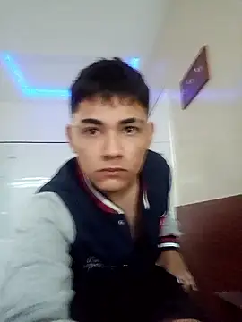 Santiagooo1233 online show from January 12, 10:58 pm