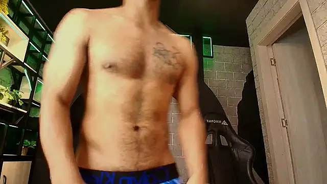 MyStrongSubmissive online show from November 20, 11:09 am