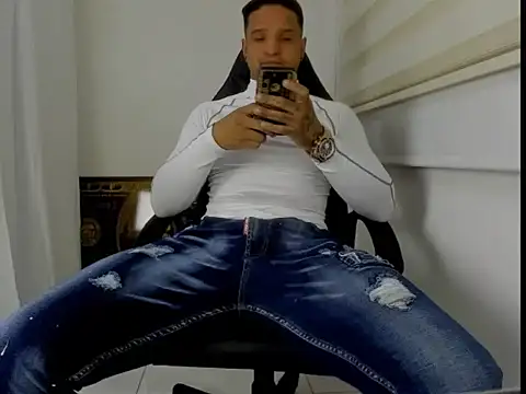 master leather online show from April 5, 11:23 pm