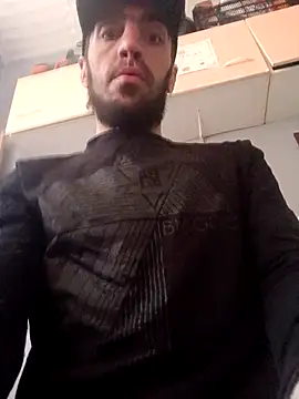 hotguy71000 online show from April 2, 9:44 pm