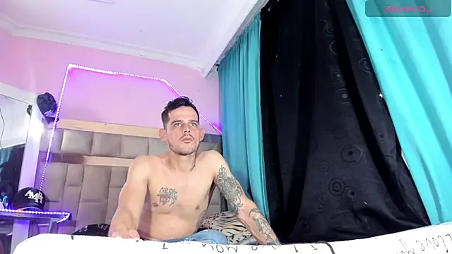 Sexybigjefffx online show from January 17, 4:37 am