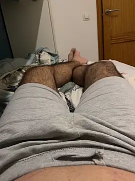 Yannick04 online show from November 16, 8:55 pm