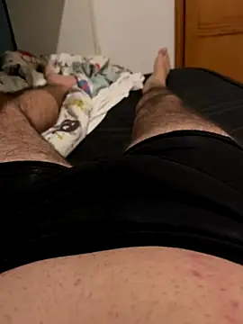 Yannick04 online show from November 19, 1:27 am