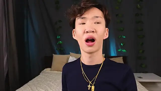 islendtakumi online show from November 18, 12:53 pm