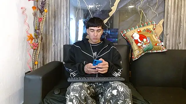 Tommy160920 online show from November 25, 2:30 pm