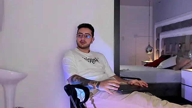 Ethan Greys online show from December 1, 4:26 am