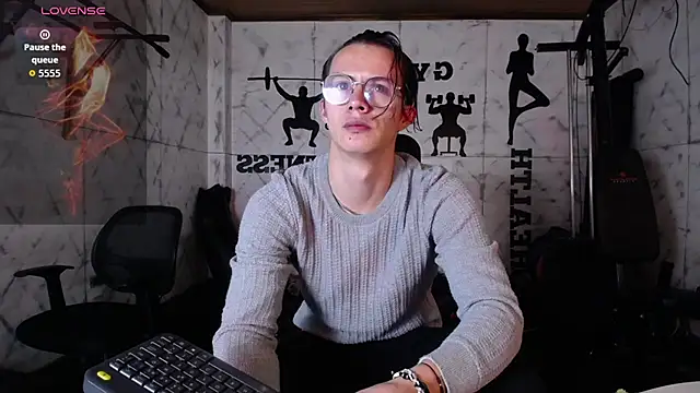 Brandon starkk online show from April 18, 3:41 am