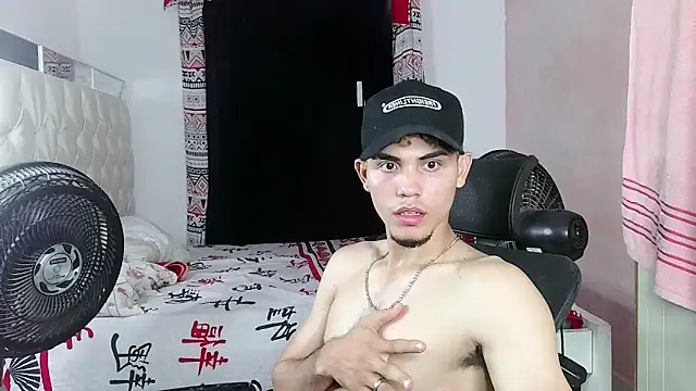 MischievousDuo online show from December 3, 6:08 am