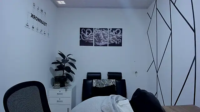 James Adams 01 online show from December 4, 12:34 pm