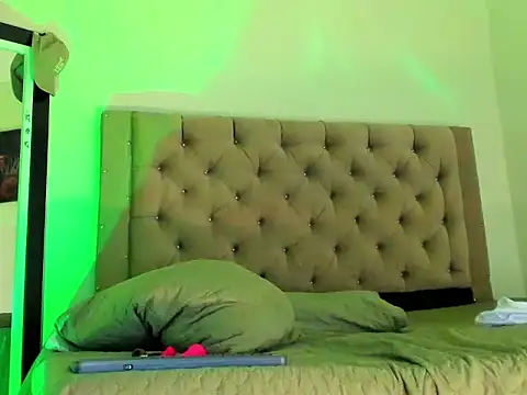 blorelopez online show from December 3, 8:48 pm