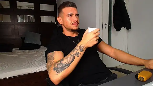 ElijahThorne online show from February 24, 10:38 am