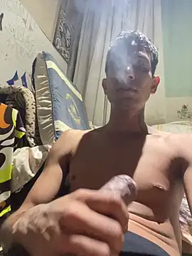 Gzinho69ik online show from July 22, 2:14 am