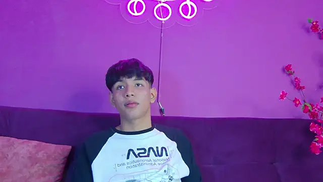 Liam Sinclair online show from January 17, 9:05 pm