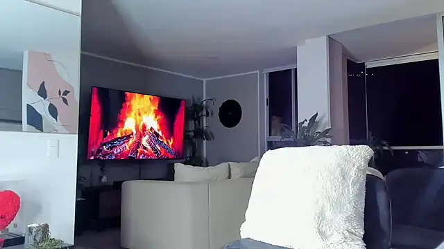 Valenthino Salvatore online show from March 23, 3:45 am