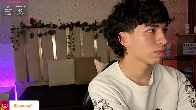 kaelwolf tay online show from February 20, 7:26 pm