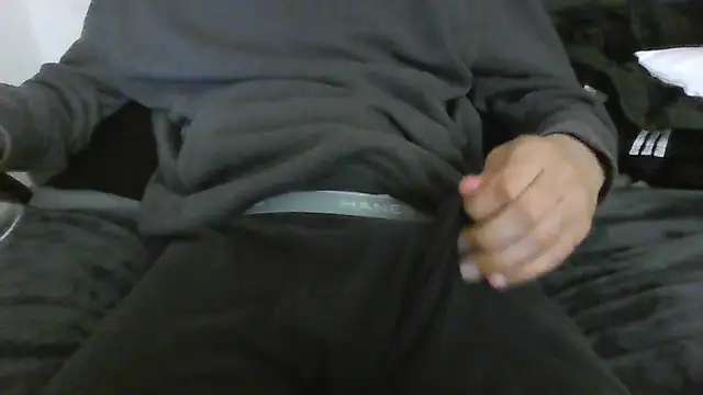 latinman7944 online show from March 6, 7:38 am