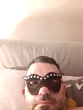 Vampiro83zz online show from June 22, 9:19 pm