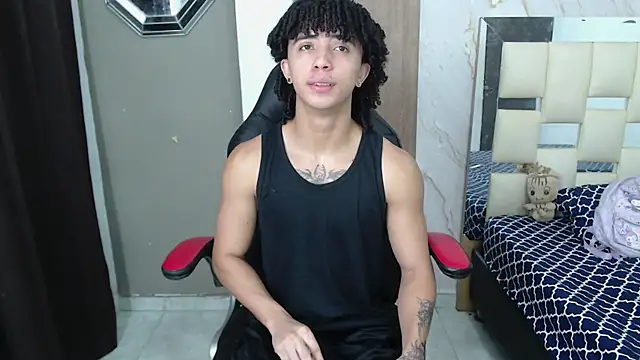 kim curlyy online show from May 27, 1:08 pm