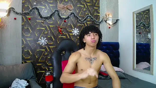 kim curlyy online show from January 15, 2:31 pm