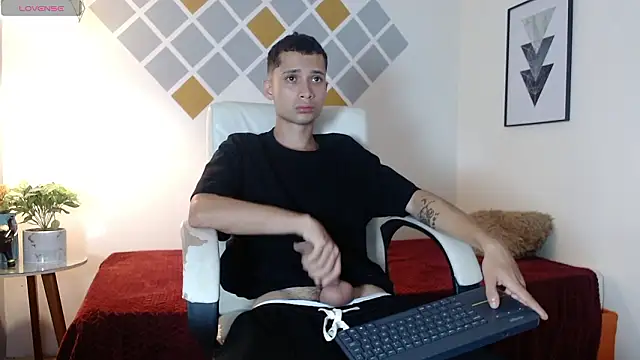 LucassSmith11 online show from March 24, 6:35 pm