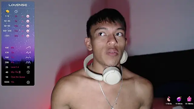 santinaughty online show from December 22, 4:31 am