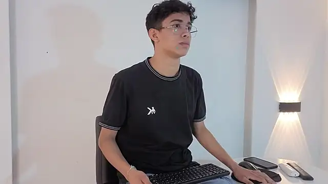 CharmingJeremy  online show from December 1, 12:30 pm