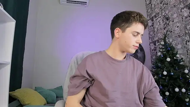 Olie Sparkle online show from December 15, 9:45 pm