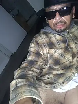  papi G  online show from August 8, 9:00 pm