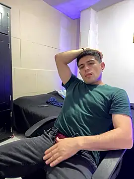 williamsmiiths16 online show from January 12, 5:28 pm