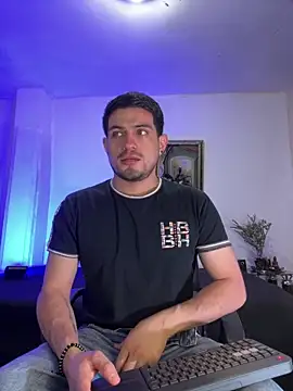 williamsmiiths16 online show from March 27, 11:22 am